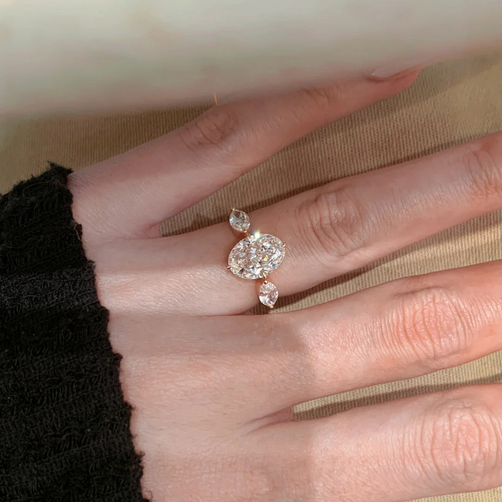 Kaivy olho diamante pombo ovo anel high-End nicho Design luz luxo empilhamento anel ouro alto carbono diamante anel femi