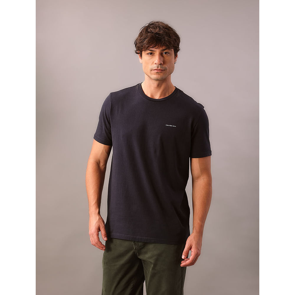 Imagem Camiseta Masculina de Algodão Básica Estampa Logo Minimalista No Peito Calvin Klein Jeans - Azul Marinho