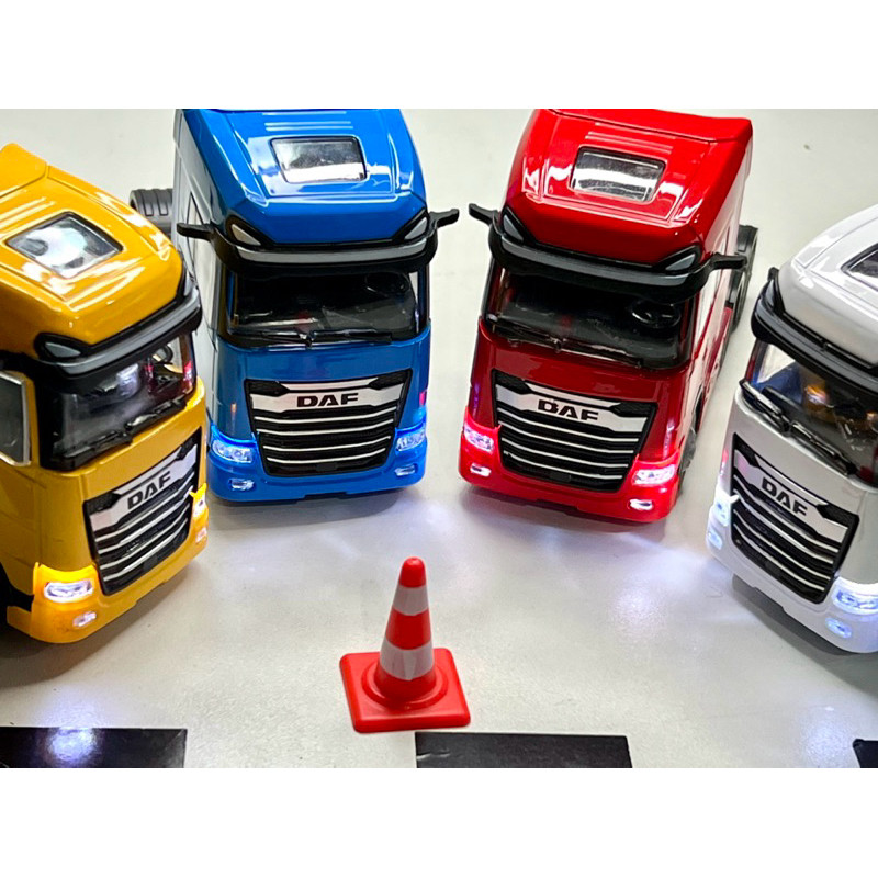 miniatura caminhão DAF 4-6 rodas