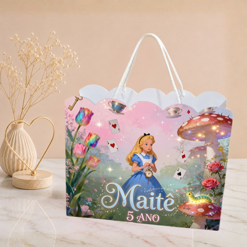 Sacolinha Alice no País das Maravilhas Personalizada Pegue e Monte | Lembrancinha Aniversário | Mimos Festas