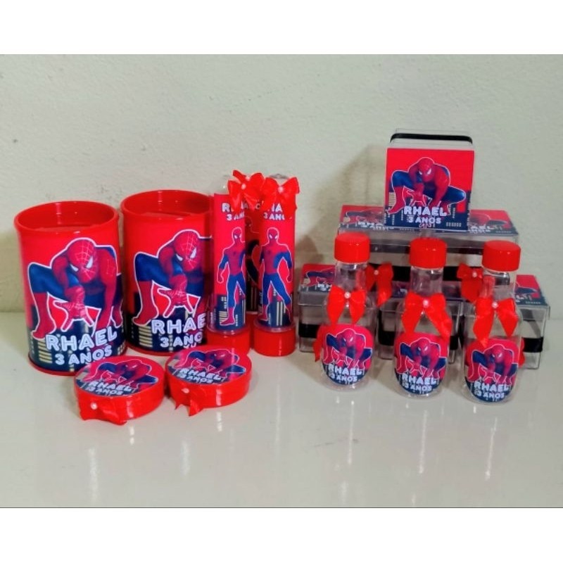 kit com 50 lembrancinha de festa do Homem Aranha, cofrinho, tubete, garrafa,  caixinha e latinha
