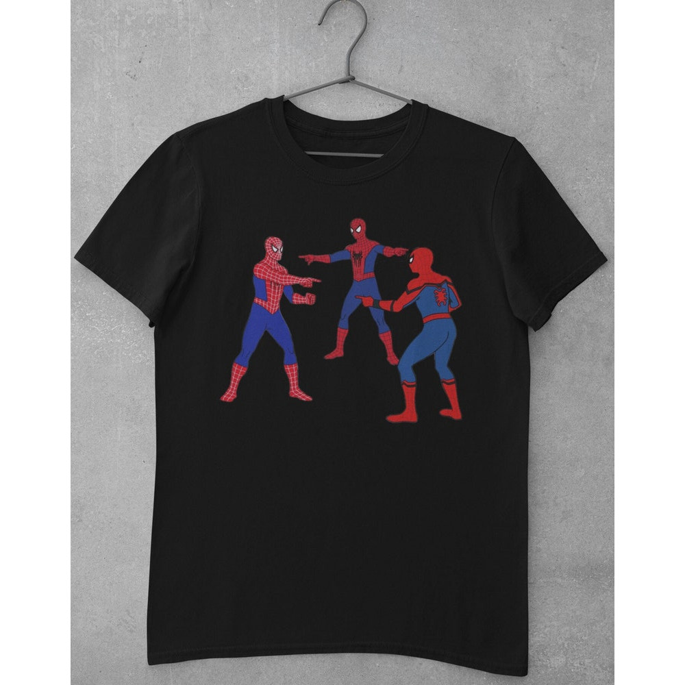 Camiseta Masculina Feminina Oversized Estampa Três Personagens de Herói Apontando Retro Colorido, Camiseta Streetwear