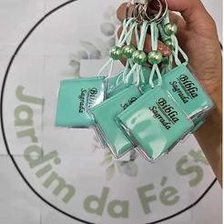 Chaveiro Evangélico Bíblia Sagrada Verde com Pérola. Kit com 12 Pçs