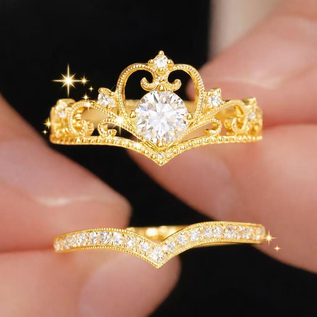 Kit 2 anéis de noivado abertos em formato de coroa, cravejados com zircônias cúbicas requintadas banhados a ouro 18k