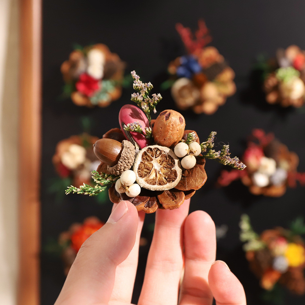 Ímãs Magnéticos para Refrigerador Feitos à Mão com Pinhas Naturais, Frutas Secas e Flores, Souvenir Cultural Turístico D
