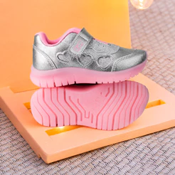 Tênis Infantil Menina Kidy Ultra Flex Prata Metalizado Calce Fácil Confortável Leve Casual