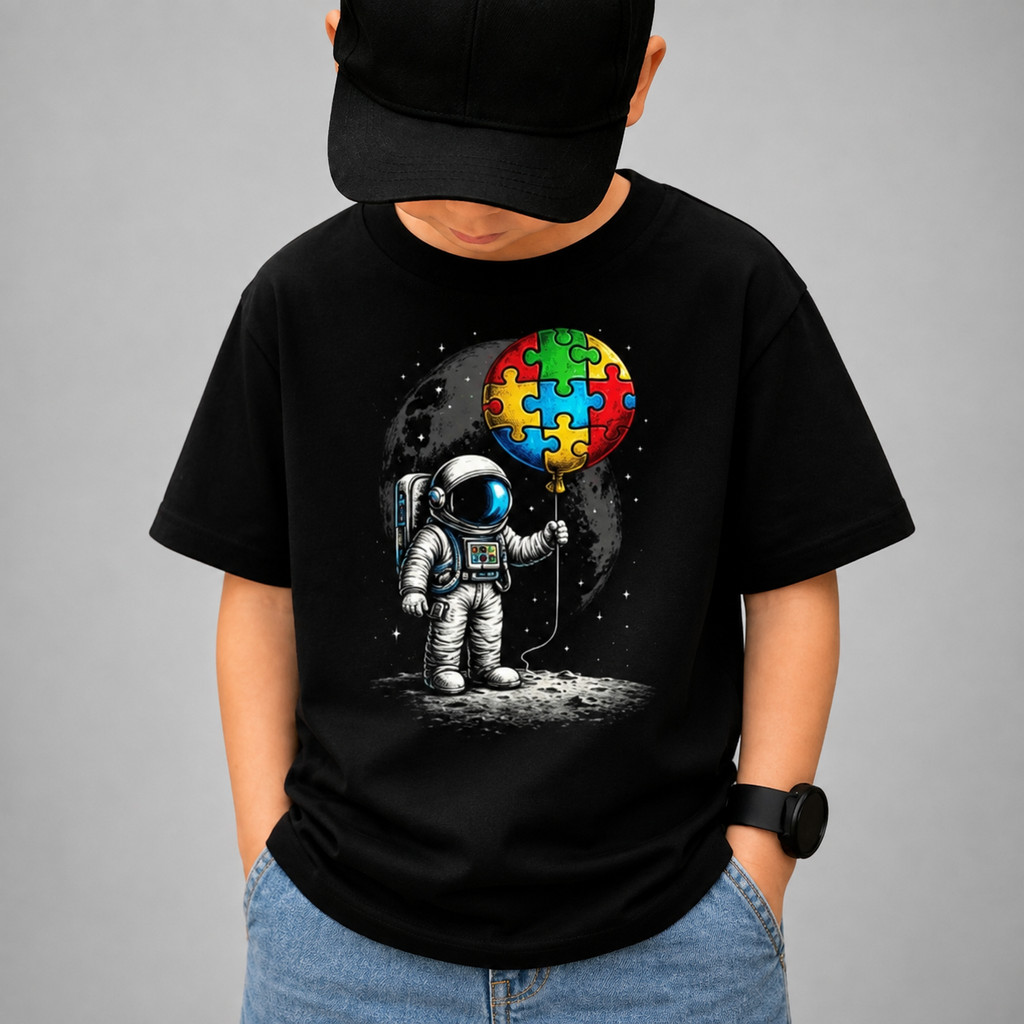 Camiseta Infantil Estampada Astronauta com Balão Puzzle Colorido Fofa e Moderna 100% Algodão