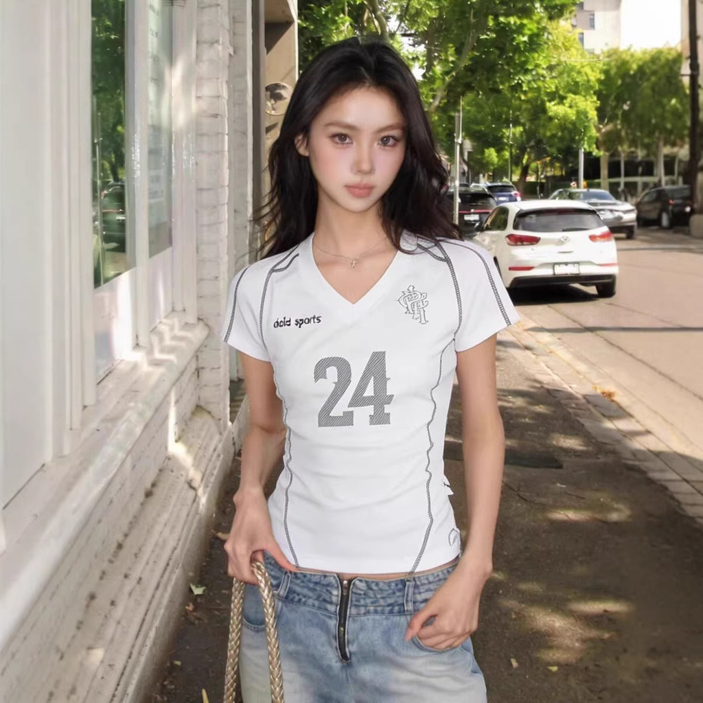 Lazer esportes futebol de manga curta camiseta feminina verão quente menina ombro genuíno fino-ajuste curto topo