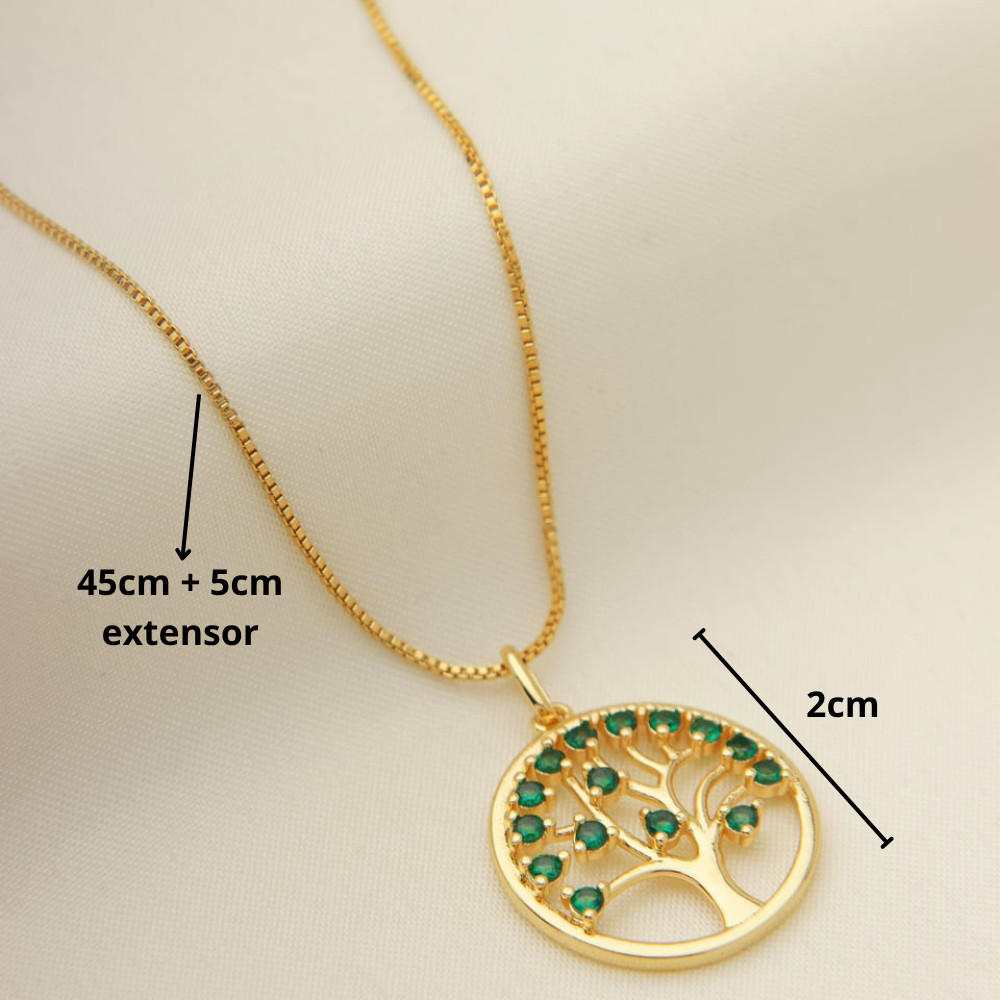 Colar Feminino Dourado com Pingente Medalha Árvore com Pedras Verdes, Semijoia Banhada a Ouro 18k