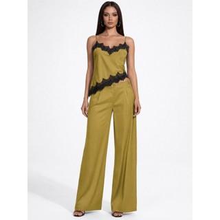 Conjunto Feminino de Cetim com Renda – Regata Assimétrica e Calça Pantalona Elegante