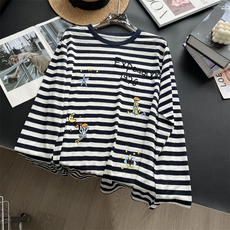 Camiseta feminina de manga comprida bordada listrada Tencel!Início do outono preguiçoso solto mais magro olhar moda em t