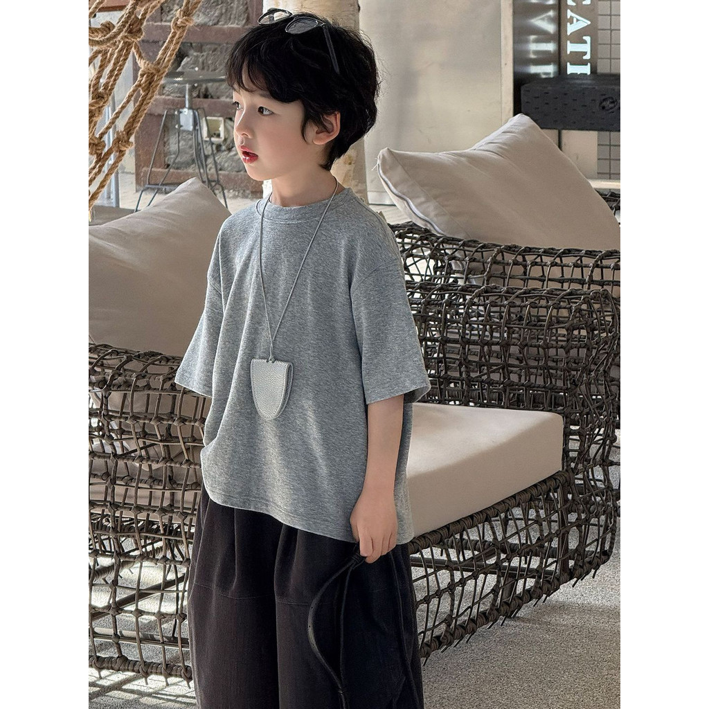 Aparência mãe casa 2026 verão crianças versão coreana cor sólida respirável camiseta meninos Casual cor sólida meia mang