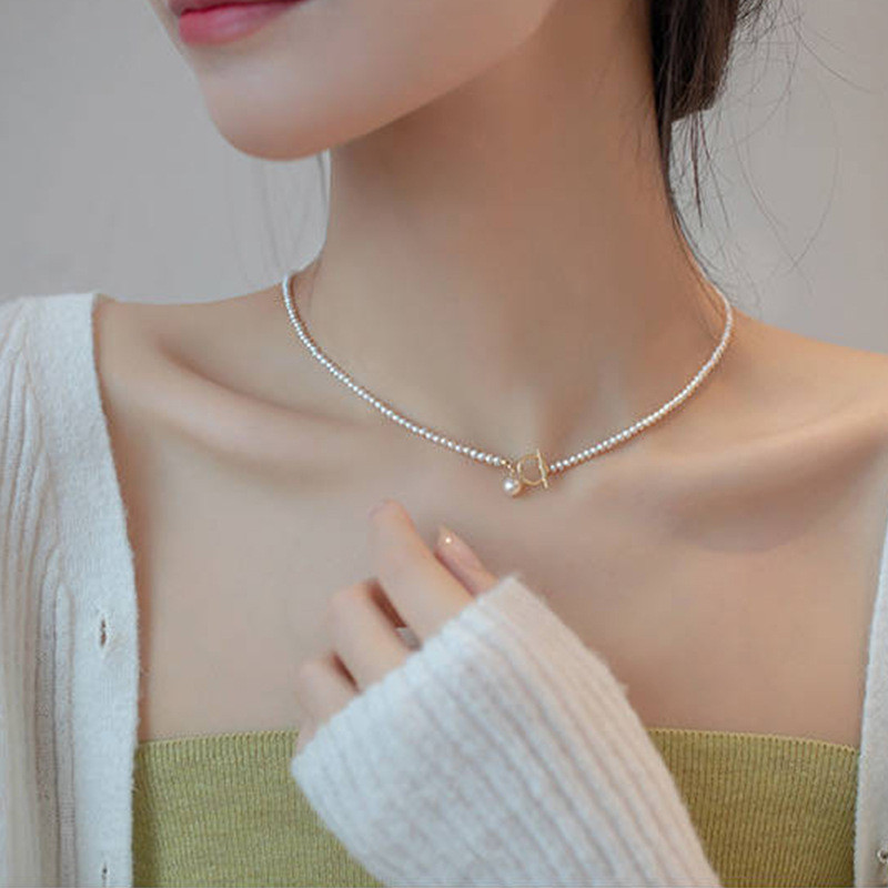 Colar de pérolas de luxo com fecho, delicada corrente de pérolas de água doce para mulheres, elegante colar de clavícula