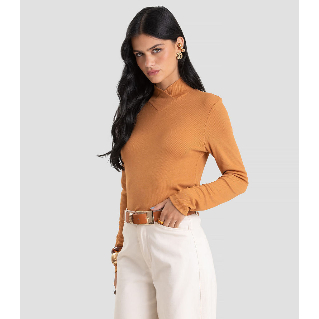 Blusa Feminina Gola Alta Cruzada Canelada Dianna Marrom