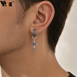 Vnox Moda Masculina Cruz Balançar Huggie Brincos Vintage Corrente Gota Punk Masculino Orelha Jóias