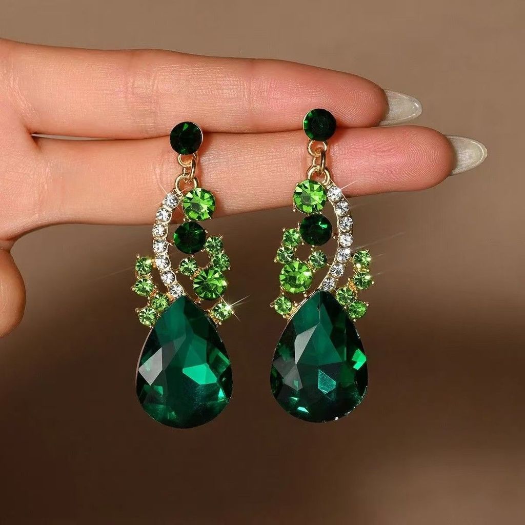 Brincos de diamantes verdes femininos, brincos de orelhas de temperamento variados, novos brincos de orelhas