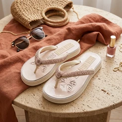 Chinelo Plataforma Feminino Pedraria Brilho Chinelo de Dedo Detalhe Borboleta Confortável Leve Verão