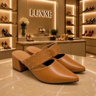 Mule Elegante Feminino Salto Médio com Tachas Metalizadas Bico Fino – Luxxe