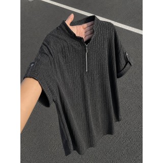 Estilo de luxo leve gola alta meio zíper Vertical na moda Casual camisa de meia manga listrada de manga curta masculino 