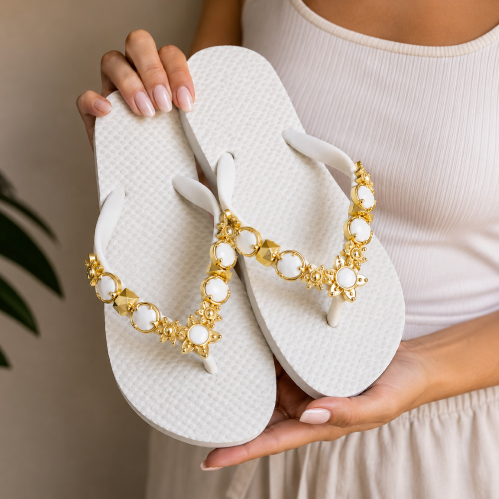 Chinelo Pedraria Feminino Verão Festa Rasteira Strass Brilho Macio Leve Confortável Moda Adulto Praia Antiderrapante