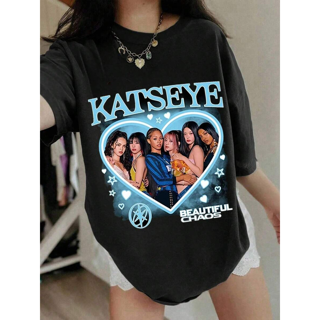 Camiseta Masculina Feminina Oversized Estampa Katseye Coração Beautiful Chaos Grupo Feminino Estampada Camiseta Unissex