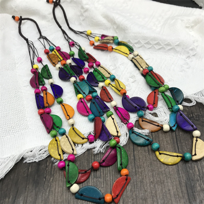 Colar colorido de três camadas de madeira meia lua estilo étnico boêmio praia viagem acessórios para Show de fotos