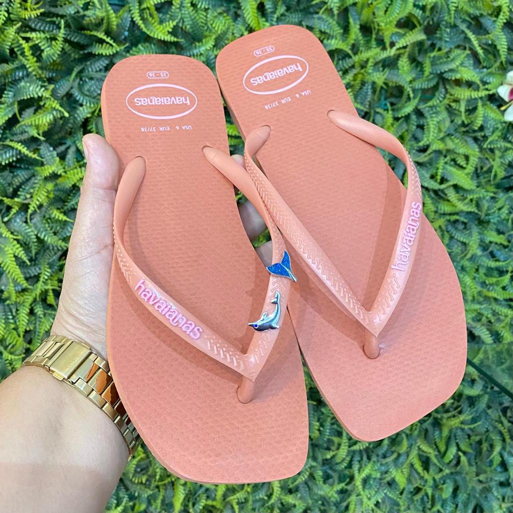 Havaianas Slim Square Rosa Clay Logo pop up +Pin Golfinho e Calda de Sereia