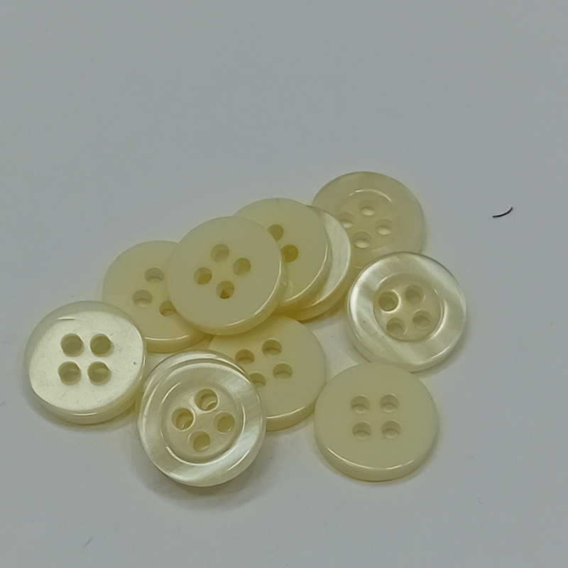 Botões Creme Perolado 11mm 4 Furos Brilho Perolado 50Un 100Un 200Un vestidos uniformes casacos blazer Botão 44947