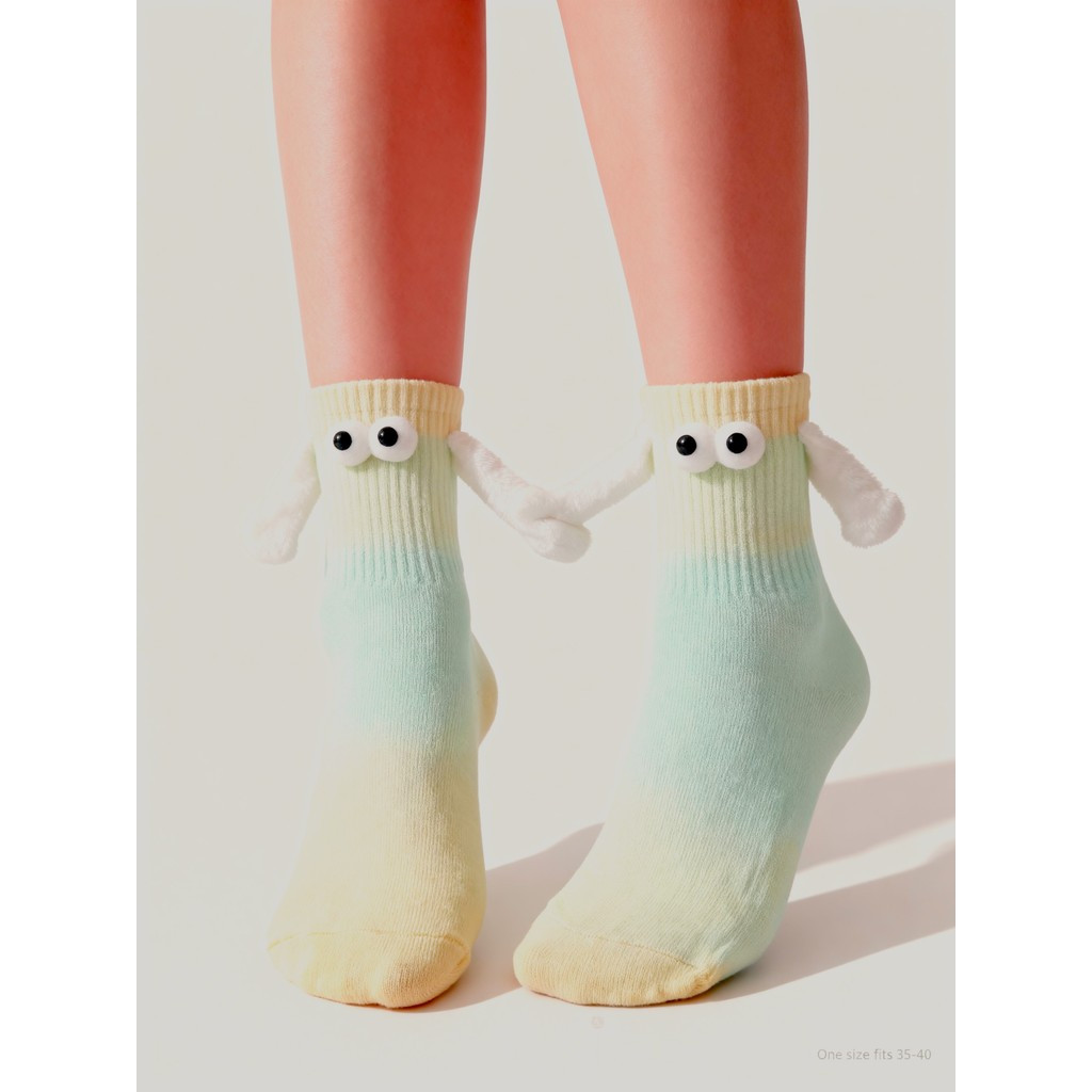 Kit 3 Meias Divertidas Femininas 3D Com Ímã Nas Mãos E Olhinhos em Oferta na Shopee