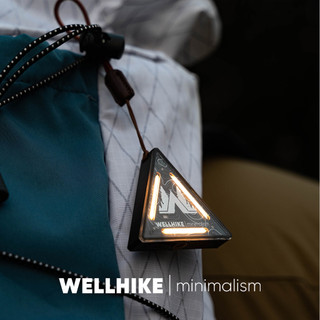 WELLHIKE luz triangular tática ao ar livre SWS luz noturna crachá aviso decoração atmosfera de acampamento Mini pequena 