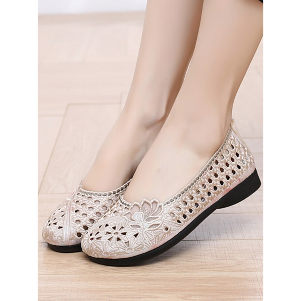 Sapatos de pano antigos de pequim sapatos de rede femininos mãe malha de sola plana oco sapatos femininos de meia-idade
