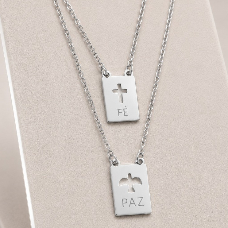 Colar Escapulario Aço Inox Fé e Paz Prateado Pingente Cruz e Pomba Religioso Feminino Masculino Presente Religioso