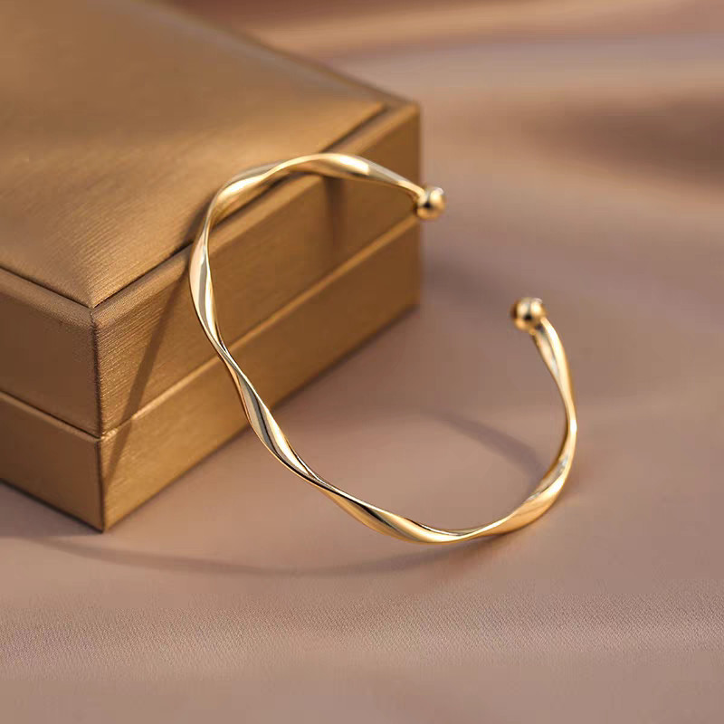 Pulseira De Moda Simples Torcida Alta Qualidade ins trendy niche design Legal Joias De Mão Estilo Feminino
