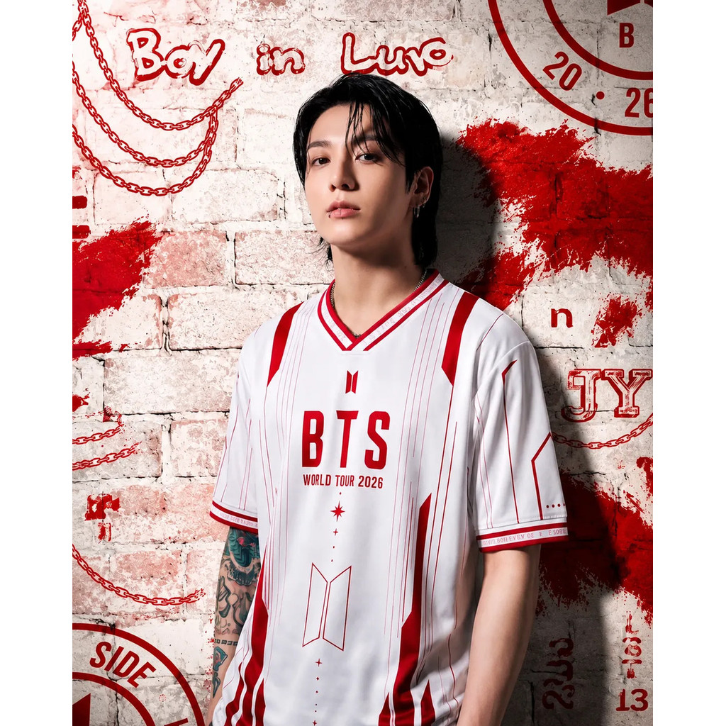 Camiseta BTS 2026 Kpop Gola V Estampada — imagem 2 de 2