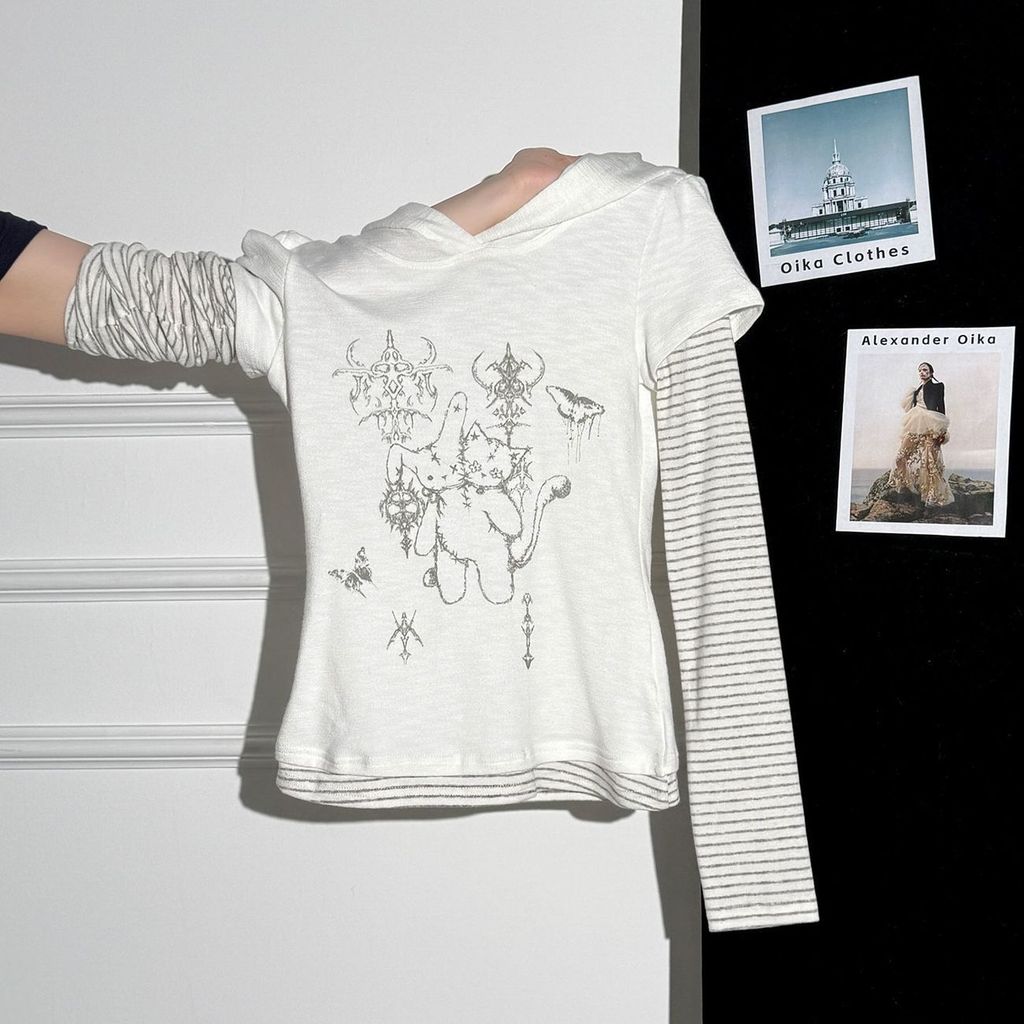 FX Camiseta feminina de manga comprida falsa de duas peças com costura listrada estampada com capuz primavera outono est
