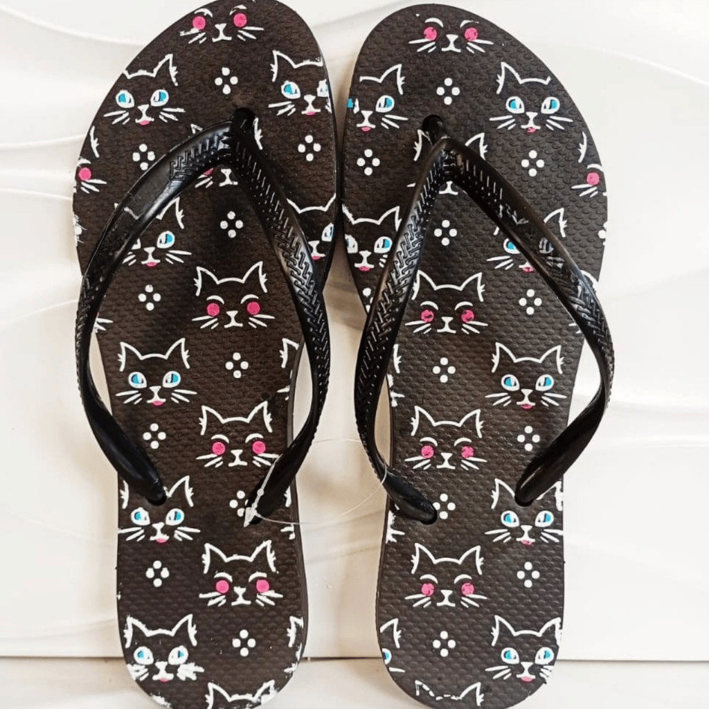 Chinelo Feminino Estampado Gatinho Slim Preto Antiderrapante Confortável
