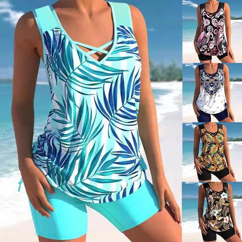 Maiô Feminino Plus Size De Praia Com Shorts Arrastão Estampa De Flores E Folhas Retrô