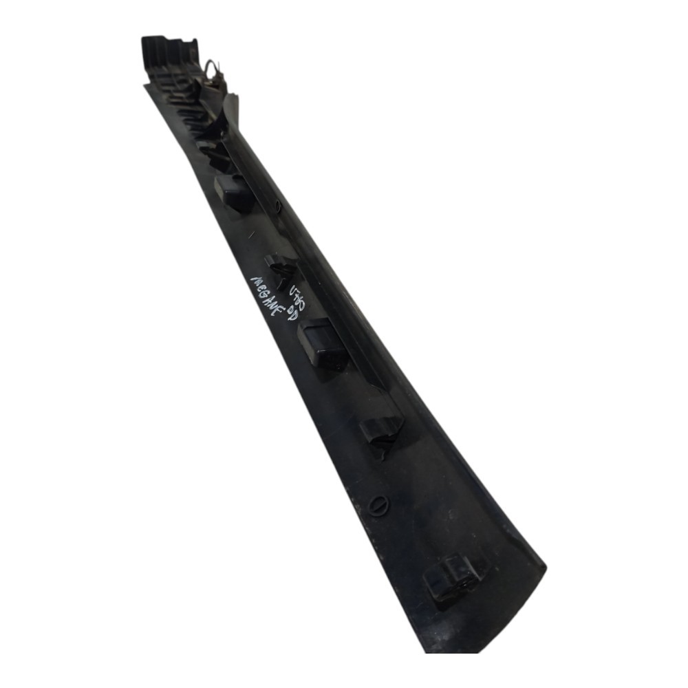 Moldura Dianteira Ld Renault Megane 2007 2008 2009 A 2013