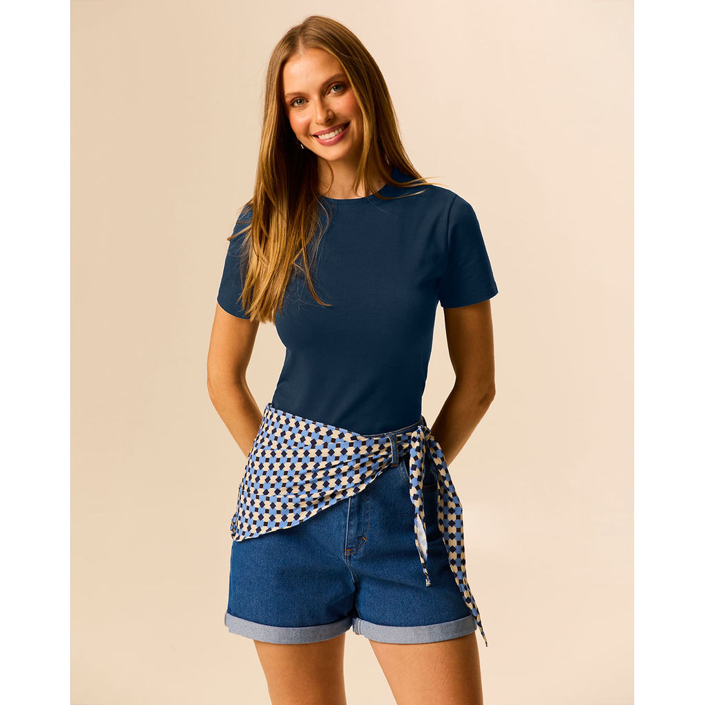 Camiseta Básica Feminina Slim Decote Redondo Em Algodão