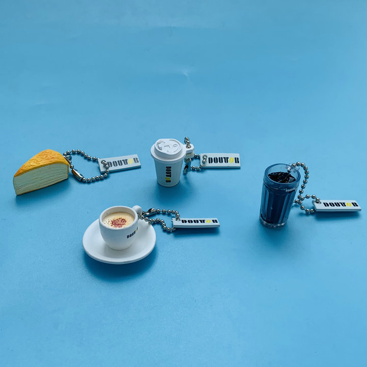 Bens a granel genuínos DOUTOR Simulação Miniatura Comida Brinquedo Café Bebidas Comida Mini Cápsula Brinquedo Pingente P