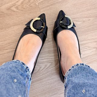 Sapatilha napa fivela ajustável