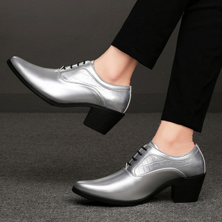 Versão coreana britânica respirável apontou Toe sapatos de couro masculino aumentando sapatos moda na moda sapatos casua