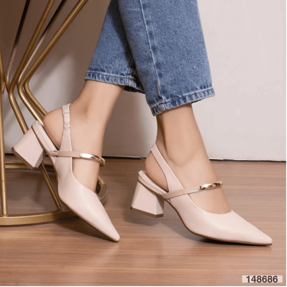 Scarpin Bebecê Feminino Slingback Bico Fino Salto Grosso 5,5cm Nude Off White Social Festa Luxo