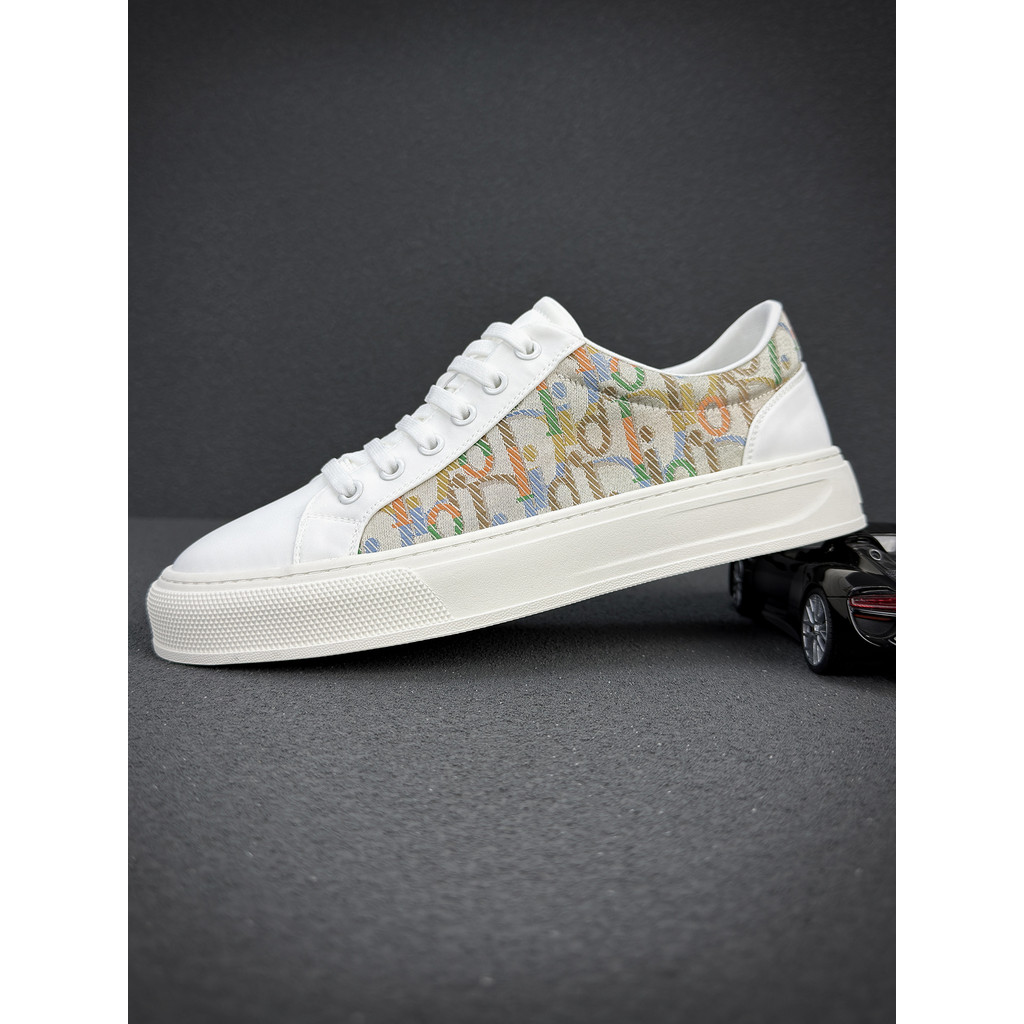 Sapatos masculinos 2026 novo estilo sapatos masculinos sapatos brancos tênis na moda deslizamento-On preguiçoso respiráv