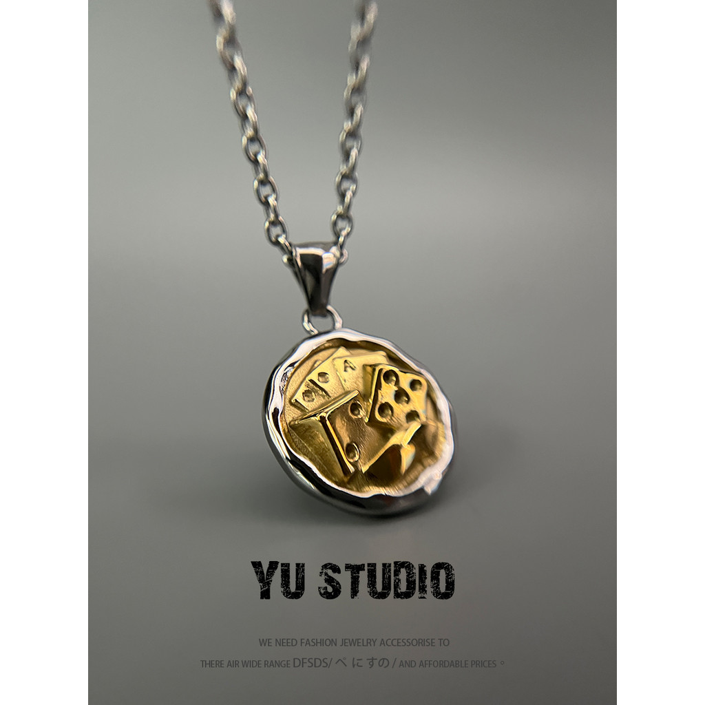 YUSTUDIO Moda Cartão Dados Cartão Redondo Colar de Aço Titânio Homens Mulheres Na Moda Hip Hop High-End Suéter Acessório