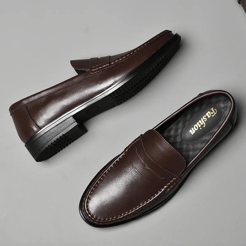 Mocassins de couro genuíno para homem, sapatos casuais de couro de vaca, modelo slip-on, ideais para conduzir e caminhar