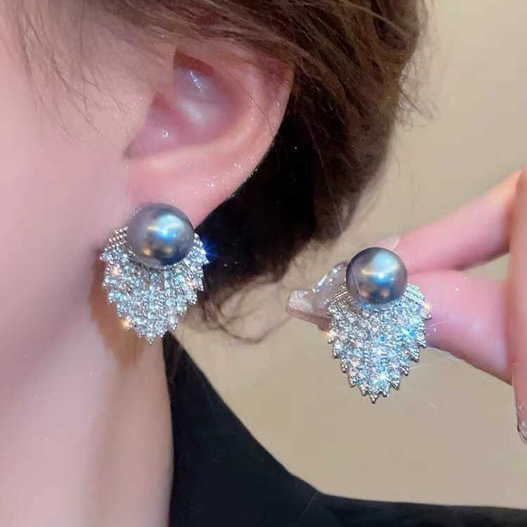 Nicho High-End luz luxo temperamento brincos cinza imitação pérola brincos feminino Design francês brincos de diamante f