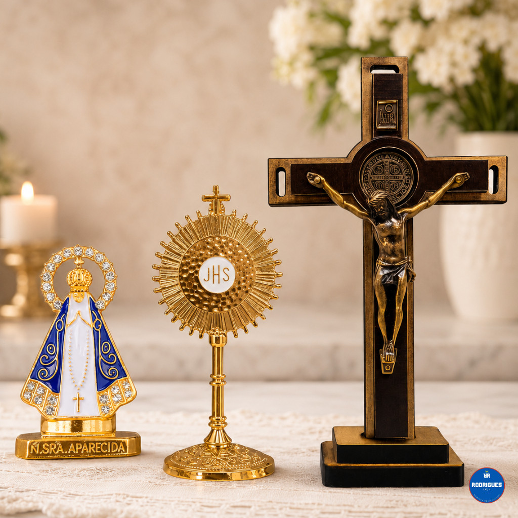 Kit Religioso Nossa Senhora Aparecida dourada Carro 8 cm + Ostensório 10 cm + Crucifixo 15 cm Madeira Decoração Católica
