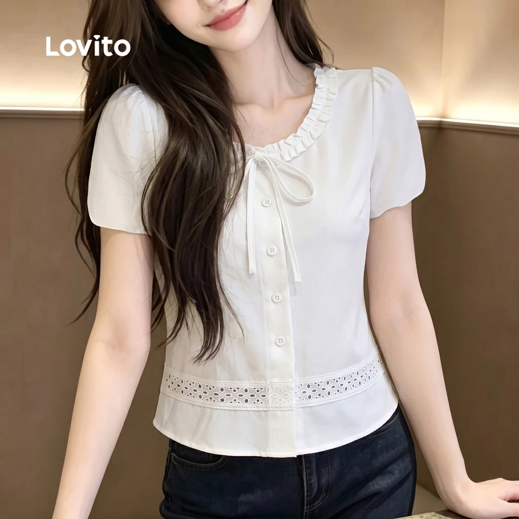 Lovito Blusa Branca Feminina Casual De Manga Curta Gola Redonda Acabamento Em Alface Babado Exagerado Botão Frontal Primavera Verão Fim De Semana BLB201P1D993 — imagem 2 de 2