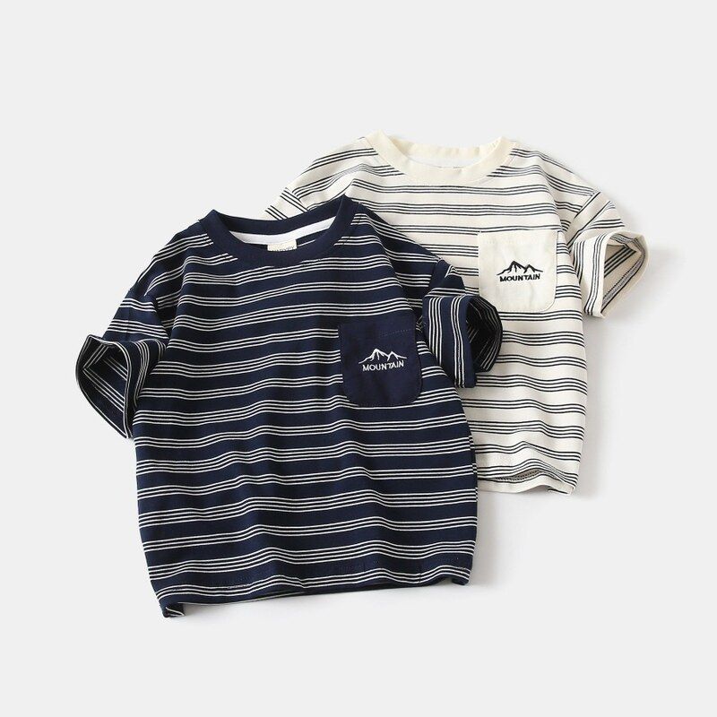 Meninos verão camiseta de manga curta 2026 novo estilo versão coreana crianças listrado bolso bordado na moda legal bebê